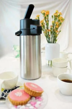 Outlet Airam teräspumppis 3 L käsipumpulla