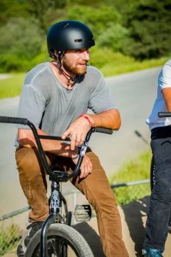 Discount Bell Local kypärä Matte Black