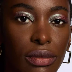 luomiväri Space Glam Liquid Chrome Eyeshadow 030*Catrice Hot