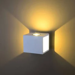 Discount Design by Gru00f6nlund Design by Grönlund Cubic seinävalaisin valkoinen