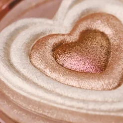 Essence korostusväri LOVE IT A CHOCO' LOT! highlighter glaze