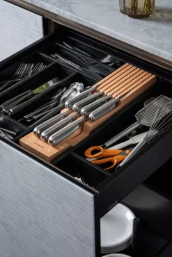 All Steel puinen veitsiteline vetolaatikkoon*Fiskars Hot