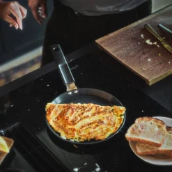 Hard Face ohukais- /omelettipannu 22 cm*Fiskars Best