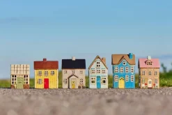 talolyhty Visby sininen ovi ja ruskea katto*IB Laursen Sale