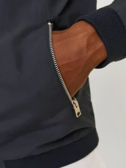 Online Jack & Jones takki JJerush bomber Black