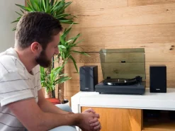 Clearance Lenco vinyylilevysoitin + kaiuttimet LS-300  musta