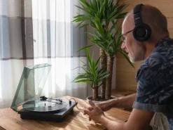 vinyylilevysoitin LS-10 musta*Lenco Hot