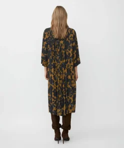 Hot Masai mekko MaNadyne Breen