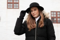 Hot Salon hupahattu Sonja 10 Musta