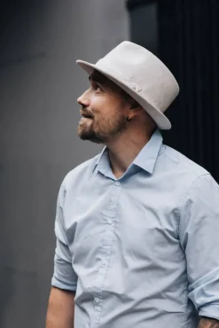 lierihattu Jouni Linen*Salon lakkitehdas New