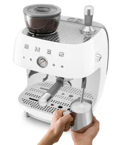 espressokeitin myllyllä EGF03WHEU valkoinen*Smeg Best