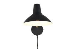 New Trio Lighting seinävalaisin Traveller E27 mattamusta/mattame