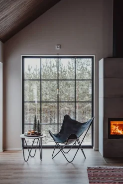 Lepakkokangas 36A musta keinonahka*Varax Hot