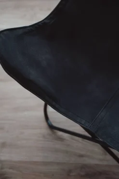 Lepakkokangas 36A musta keinonahka*Varax Hot