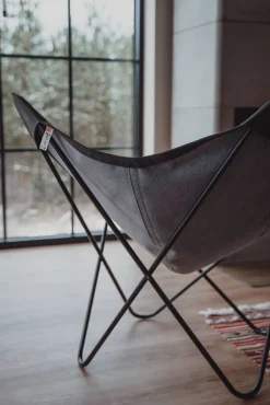 Lepakkokangas 36A musta keinonahka*Varax Hot