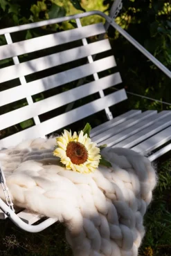 Hot Varax Suvisaari 3-h pihakeinu valkoinen