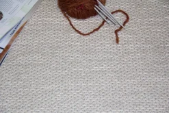 Sale VM-Carpet Aho 72 beige, kapea pellavakantti 200*300 cm