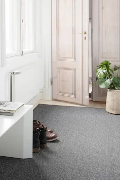 Balanssi 98 tummanharmaa, 80*300 cm, kantti 5460*VM-Carpet