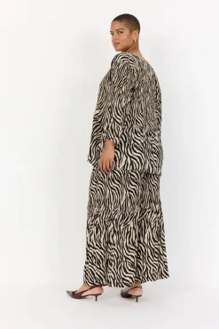 Wasabi pusero Liona 1 9999 Musta / Valkoinen