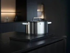 Clearance WMF korkea kattila Comfort Line 24 cm/5,7 l kannella