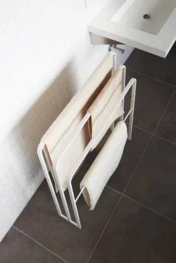 Yamazaki kylpypyyheteline Tower valkoinen